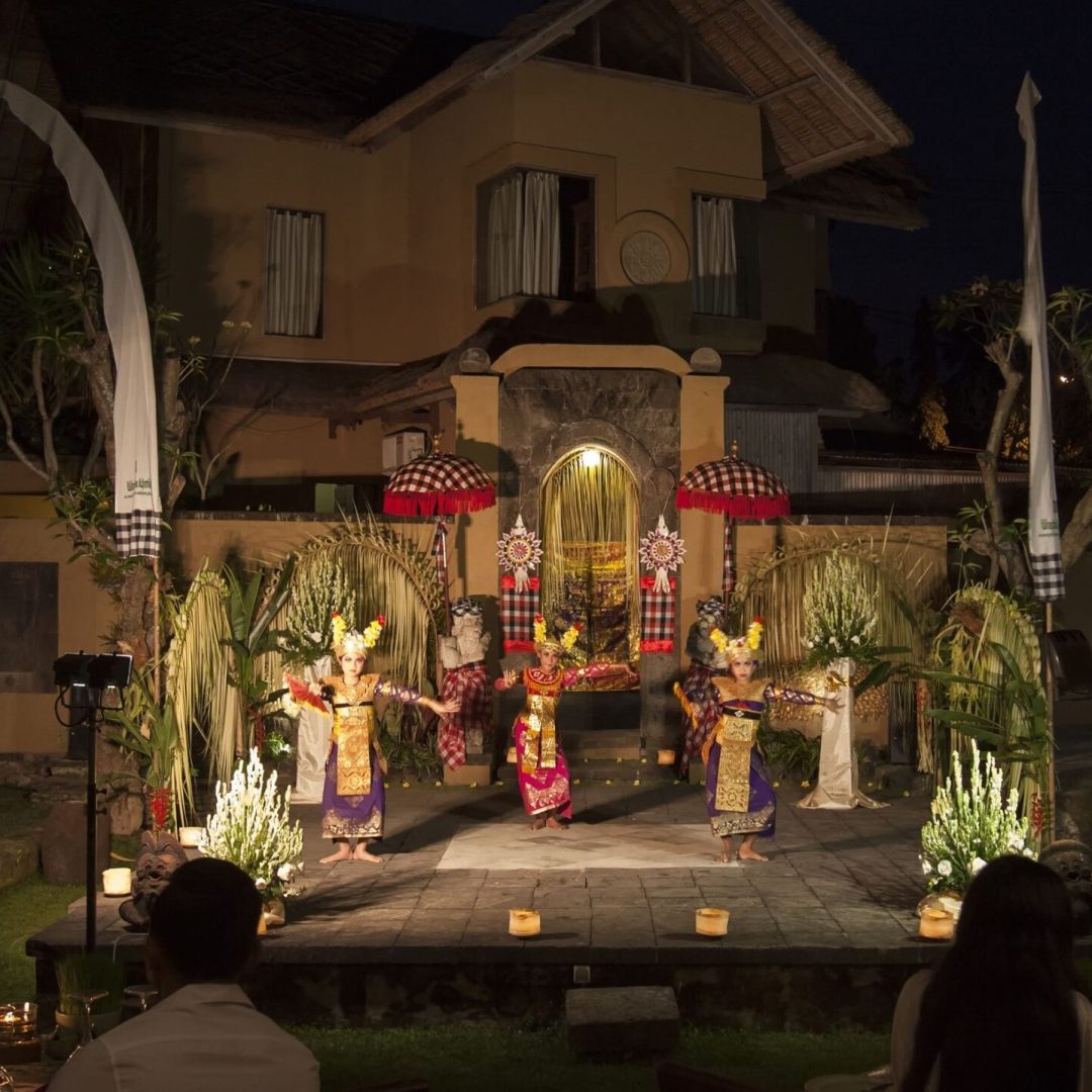 1. culture dinner at open stage